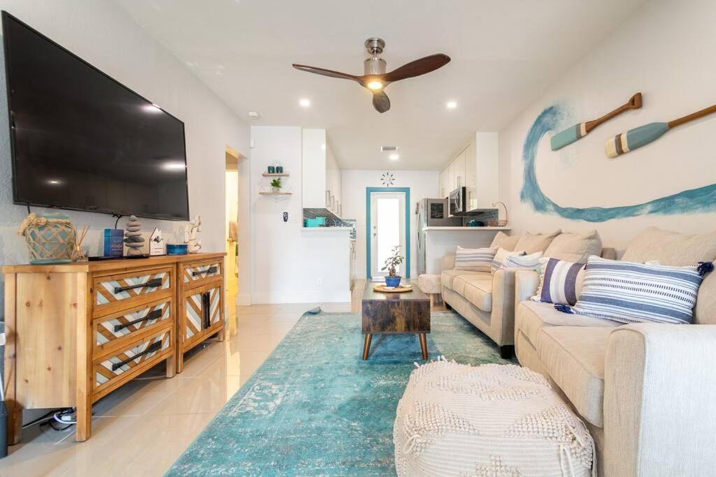 Central Nautical Themed 4 Bed 2 Bath Home فورت لودرديل المظهر الخارجي الصورة
