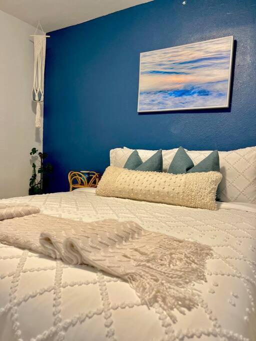 Central Nautical Themed 4 Bed 2 Bath Home فورت لودرديل المظهر الخارجي الصورة