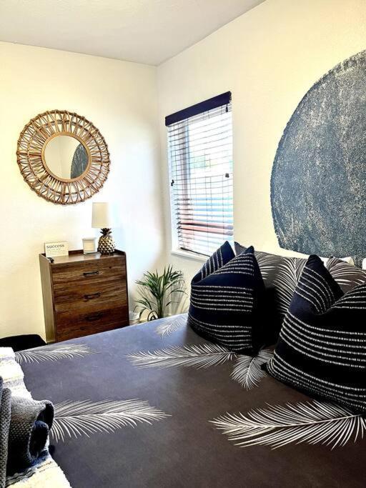 Central Nautical Themed 4 Bed 2 Bath Home فورت لودرديل المظهر الخارجي الصورة