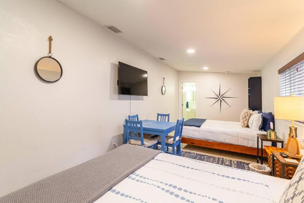 Central Nautical Themed 4 Bed 2 Bath Home فورت لودرديل المظهر الخارجي الصورة